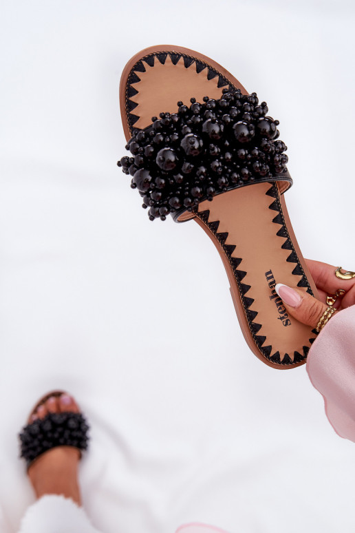 Šlepetės  su dekoratyviniais karoliukais Juodos spalvos Aricca