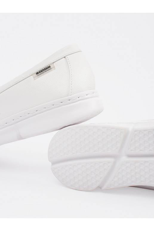 baltos spalvos mokasinai  z przypinką baltos spalvos mokasinai  z przypinką