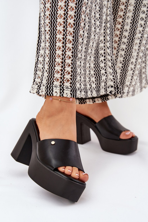 Šlepetės iš eko odos su kulniukais ir platforma Juodos spalvos Tamirella