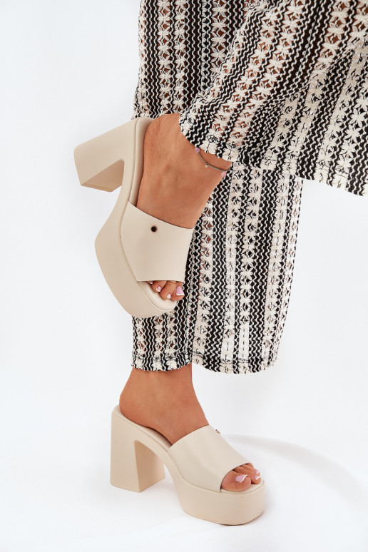  Šlepetės iš eko odos su kulniukais ir platforma dramblio kaulo spalvos Tamirella