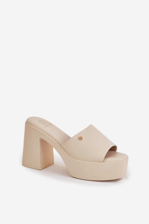  Šlepetės iš eko odos su kulniukais ir platforma dramblio kaulo spalvos Tamirella