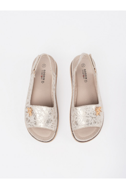 dramblio kaulo spalvos sandalai su platforma z przypinką dramblio kaulo spalvos sandalai su platforma z przypinką