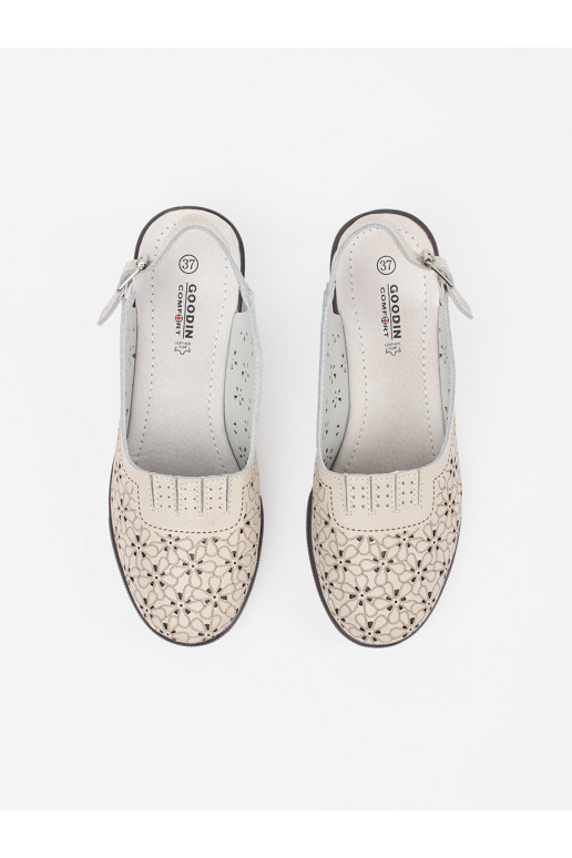 smėlio spalvos dziurkowane sandalai 