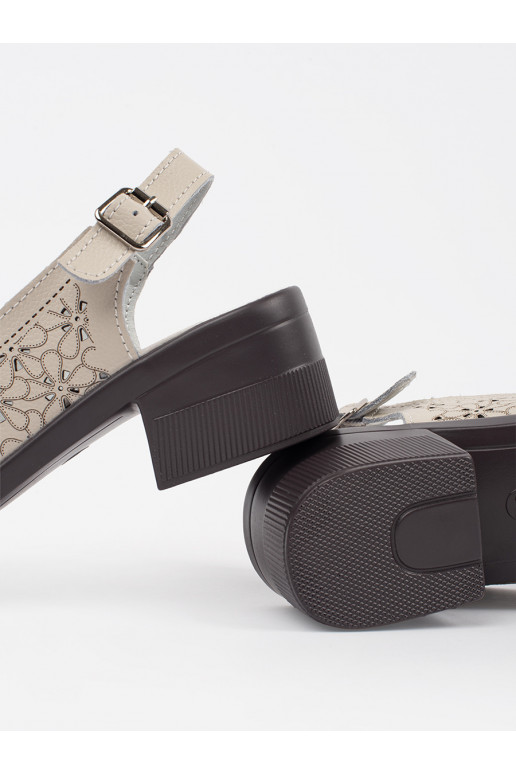 smėlio spalvos dziurkowane sandalai 