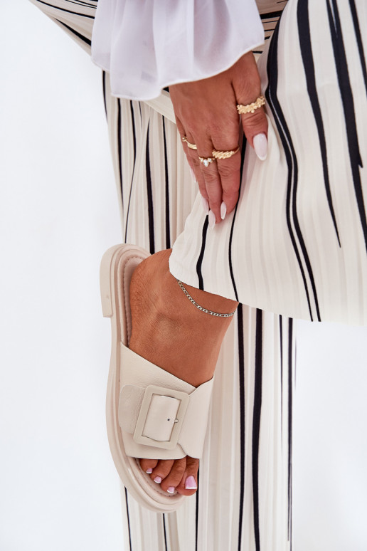 Šlepetės  su sagtimis D&A SJ2302-01 smėlio spalvos