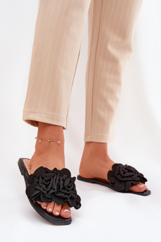 Moteriškos šlepetės su plačiais kulniukais  su gėlių motyvaisami Juodos spalvos Misorsse