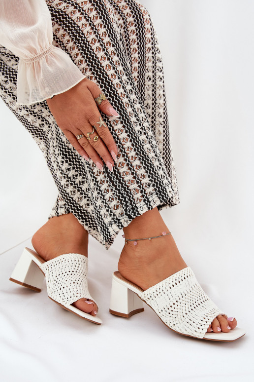 Moteriškos šlepetės  su kulniukais baltos spalvos Ciariloria