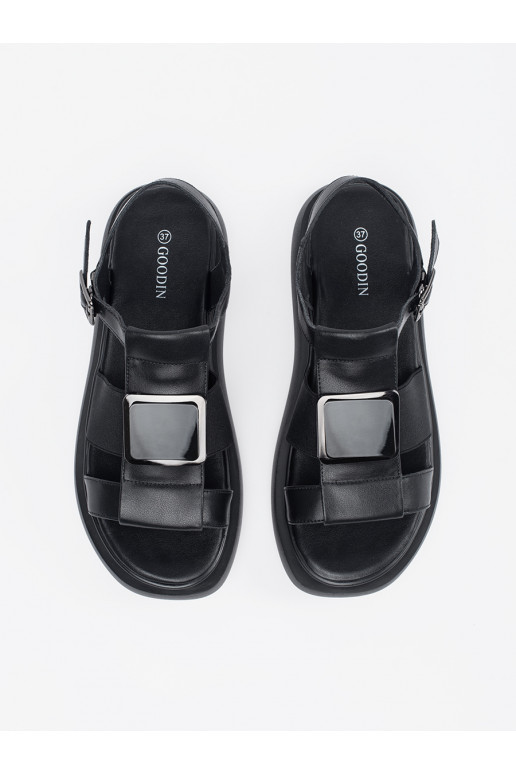 Juodos spalvos    sandalai su platforma