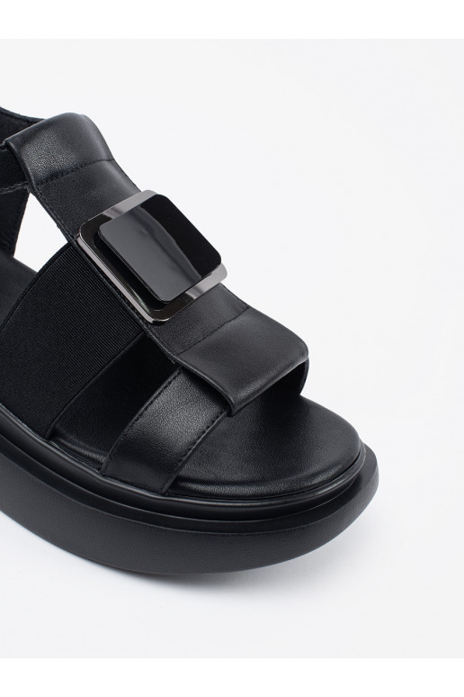 Juodos spalvos    sandalai su platforma