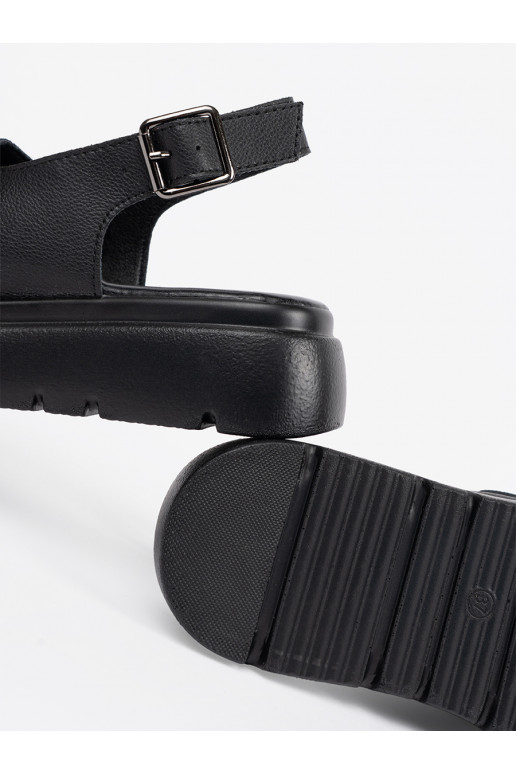 Juodos spalvos  sandalai su platforma