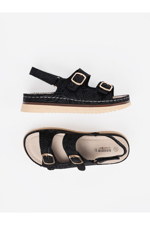 Juodos spalvos sandalai ze mi elementami Juodos spalvos sandalai ze mi elementami