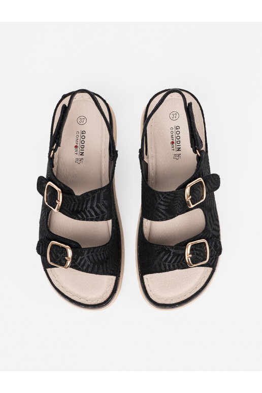 Juodos spalvos sandalai ze mi elementami Juodos spalvos sandalai ze mi elementami