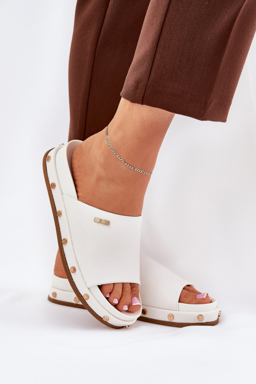 Moteriškos šlepetės su platforma su kniedėmis Big Star RR274216 baltos spalvos