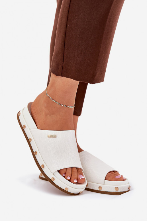 Moteriškos šlepetės su platforma su kniedėmis Big Star RR274216 baltos spalvos