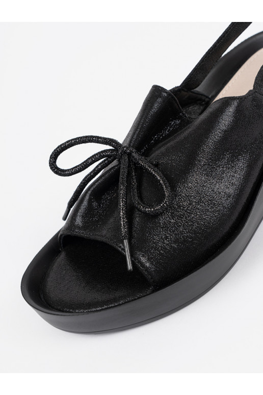 Juodos spalvos sandalai  ze skórzaną wkładką