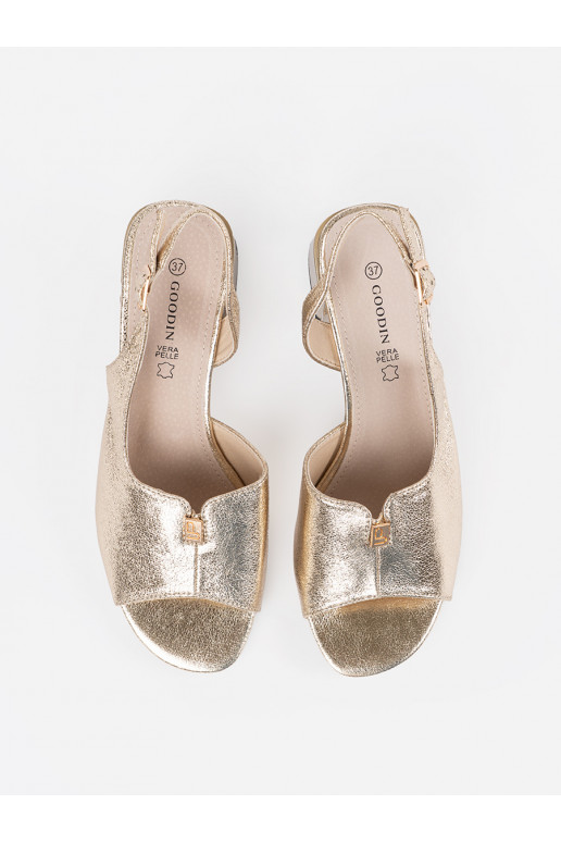 iš zomšos sandalai   iš zomšos sandalai