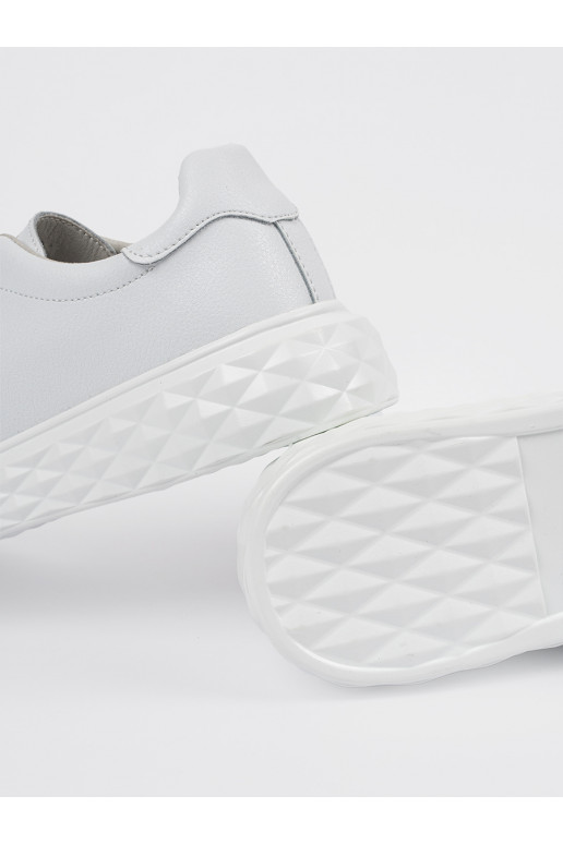 baltos spalvos  modelio batai z przypinką   Sergio Leone baltos spalvos  modelio batai z przypinką   Sergio Leone