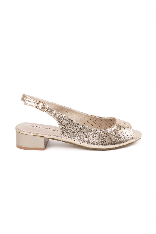 aukso spalvos  sandalai 