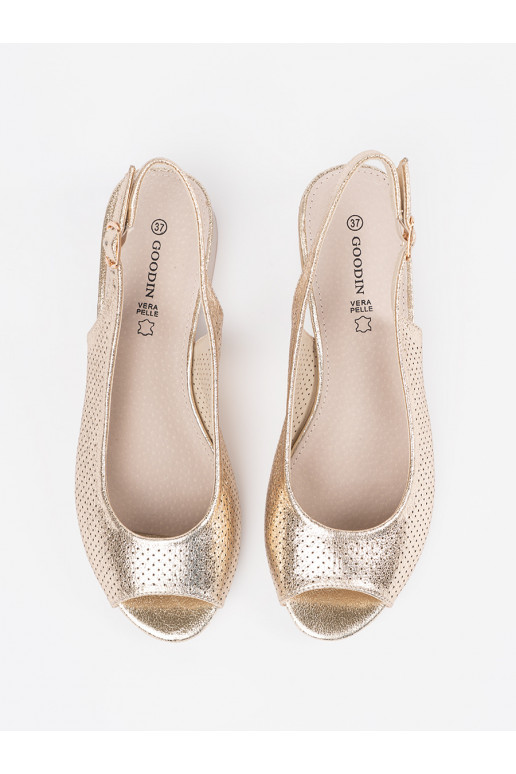 aukso spalvos  sandalai 