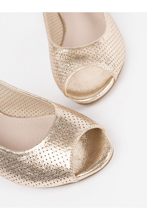 aukso spalvos  sandalai 