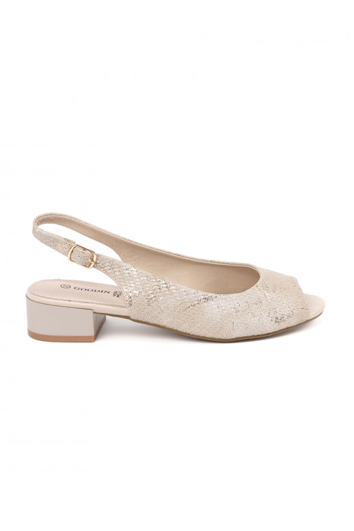 smėlio spalvos sandalai 