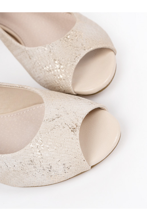 smėlio spalvos sandalai 