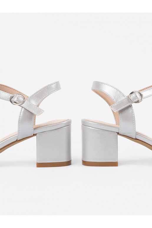 basutės ant kulno    basutės ant kulno