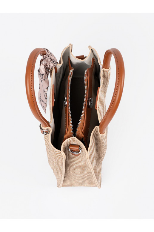  średnia rankinė z ozdobną chustą