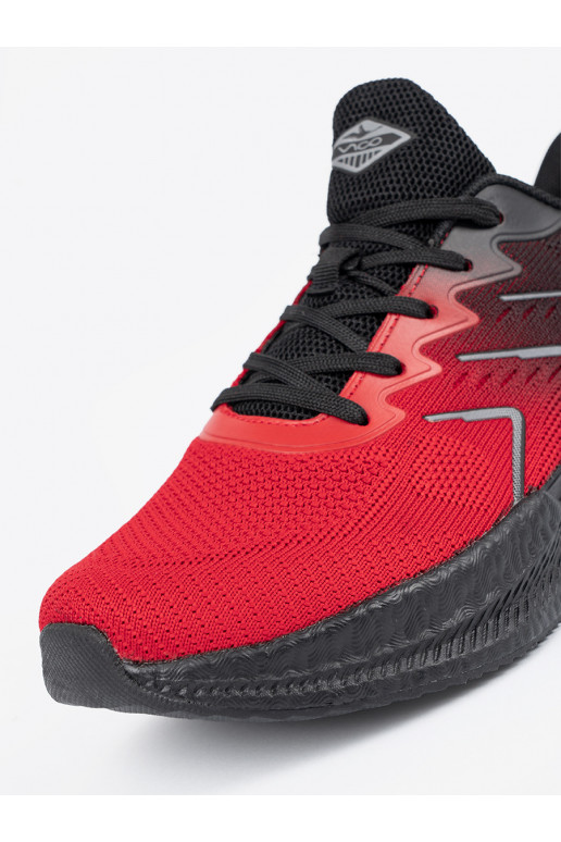 Juodos ir-raudonos spalvos sportiniai batai Juodos ir-raudonos spalvos sportiniai batai