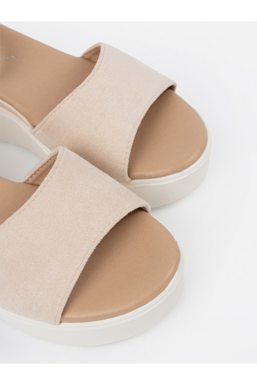 dramblio kaulo spalvos sandalai  na baltos spalvosj ie