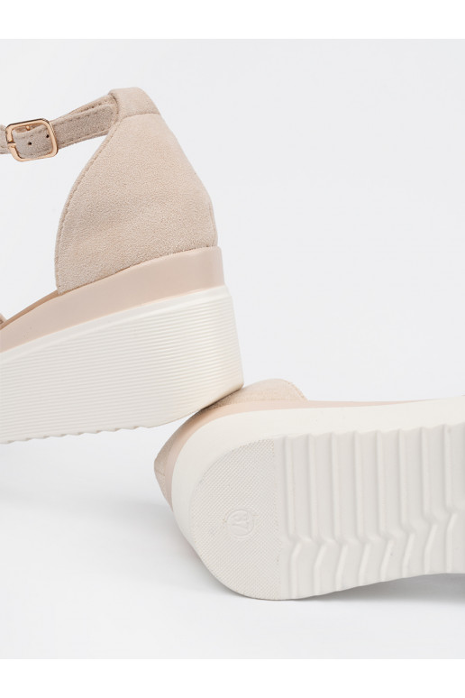 dramblio kaulo spalvos sandalai  na baltos spalvosj ie