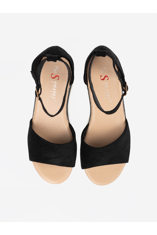 Juodos spalvos sandalai  na baltos spalvosj ie