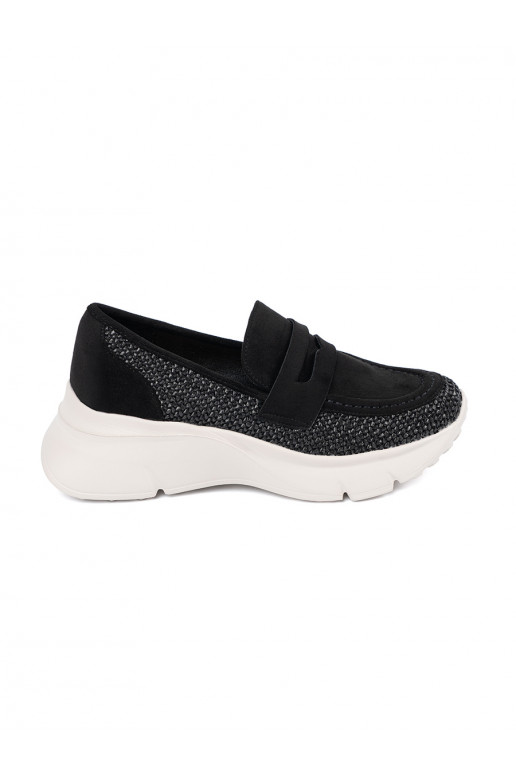 Juodos spalvos pusbačiai su masyviu kulnu