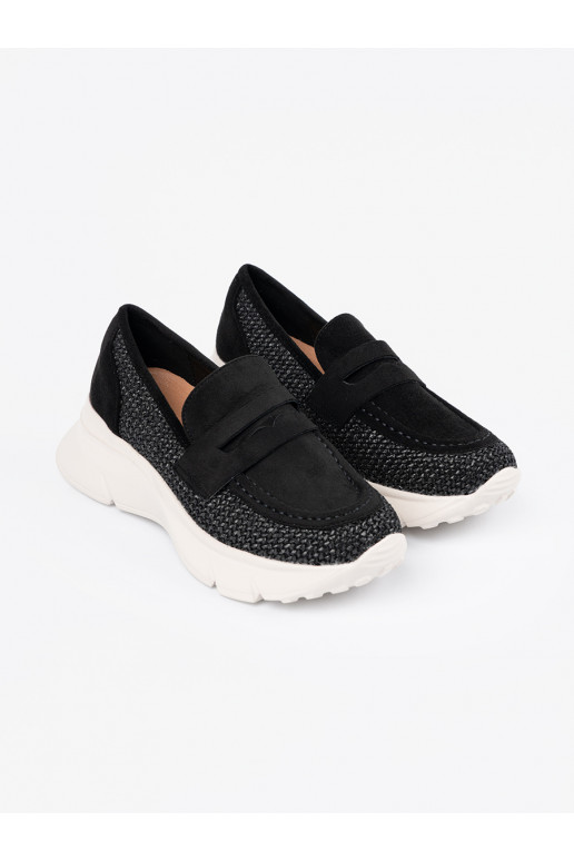 Juodos spalvos pusbačiai su masyviu kulnu