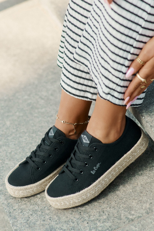 Laisvalaikio bateliai su nėriniais Lee Cooper LCIN-25-44-3216 juodos spalvos Laisvalaikio bateliai su nėriniais Lee Cooper LCIN-25-44-3216 juodos spalvos