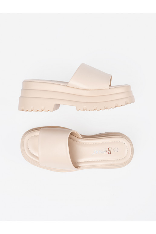 Šlepetės su platforma 