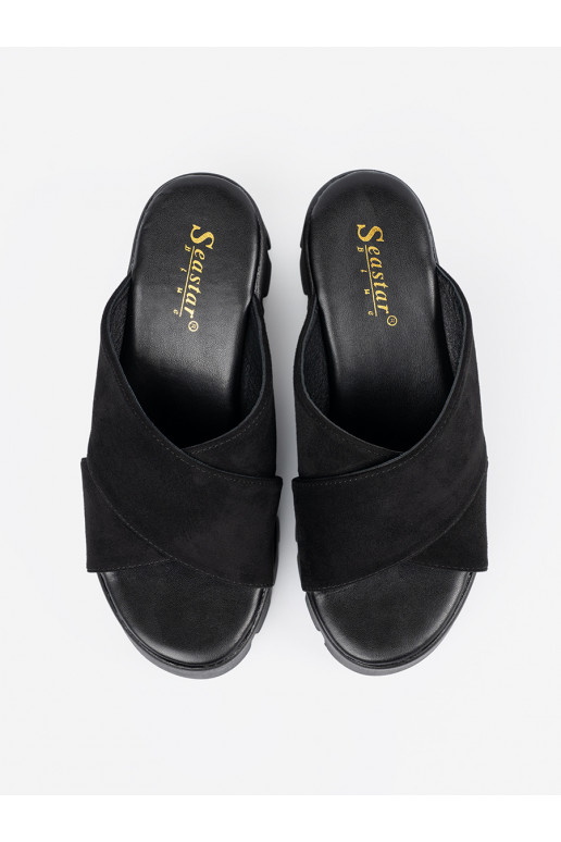 iš zomšos Šlepetės    juodos spalvos