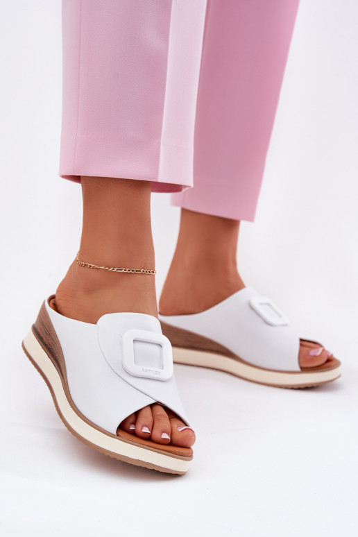 Šlepetės su platforma Artiker 56C2144 baltos spalvos