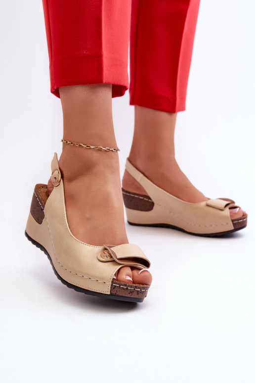 Lengvos platforminės basutės Comfort Shoes smėlio spalvos Efravia  Lengvos platforminės basutės Comfort Shoes smėlio spalvos Efravia