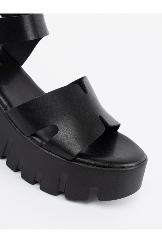 basutės juodos spalvos su aukšta platforma basutės juodos spalvos su aukšta platforma