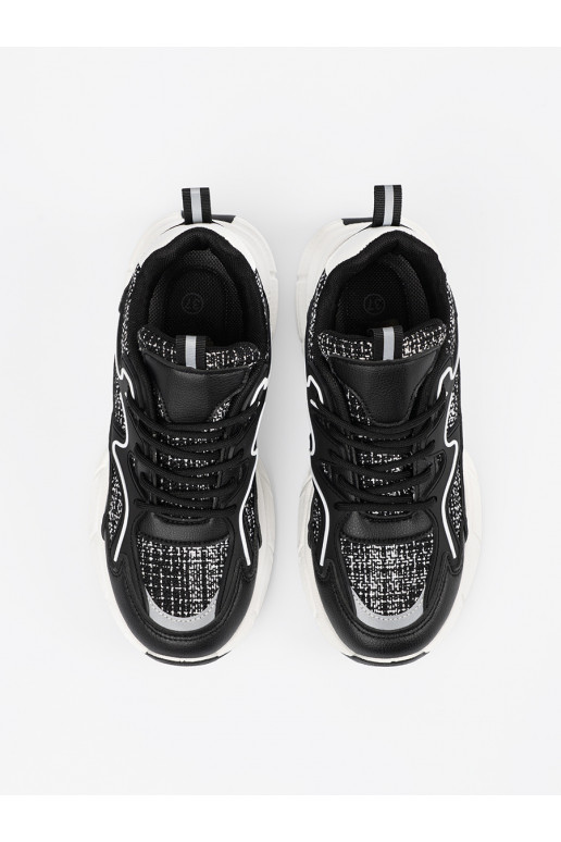 Juodos spalvos  modelio batai z ozdobnymi wstawkami