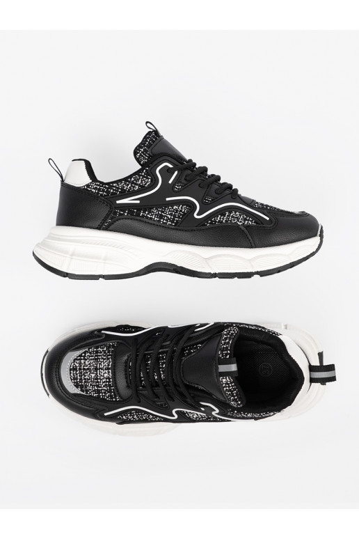 Juodos spalvos  modelio batai z ozdobnymi wstawkami