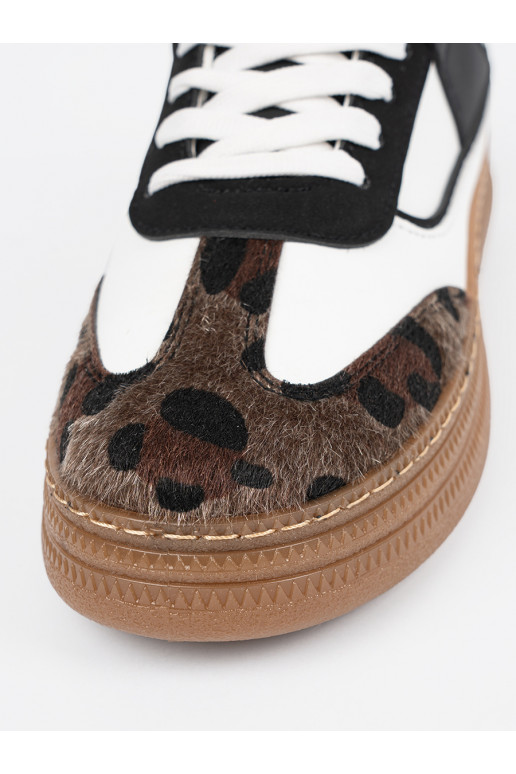  modelio batai  z wstawkami 