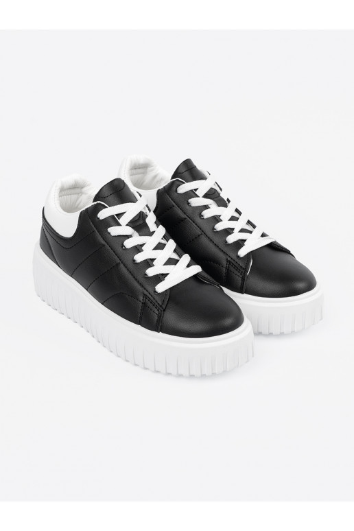   modelio batai juodos spalvos z baltos spalvosmi wstawkami