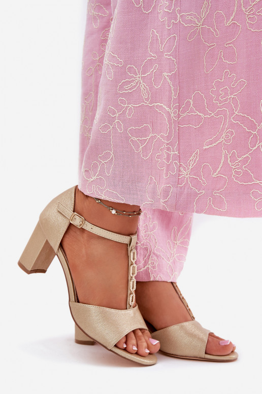 Moteriškos aukštakulnės basutės su dekoruotais kulnais iš eko odos aukso spalvos Triavera