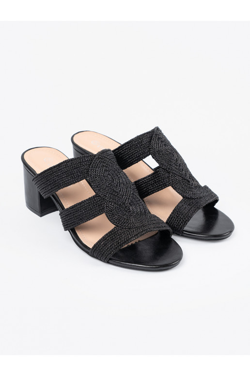 basutės juodos spalvos  