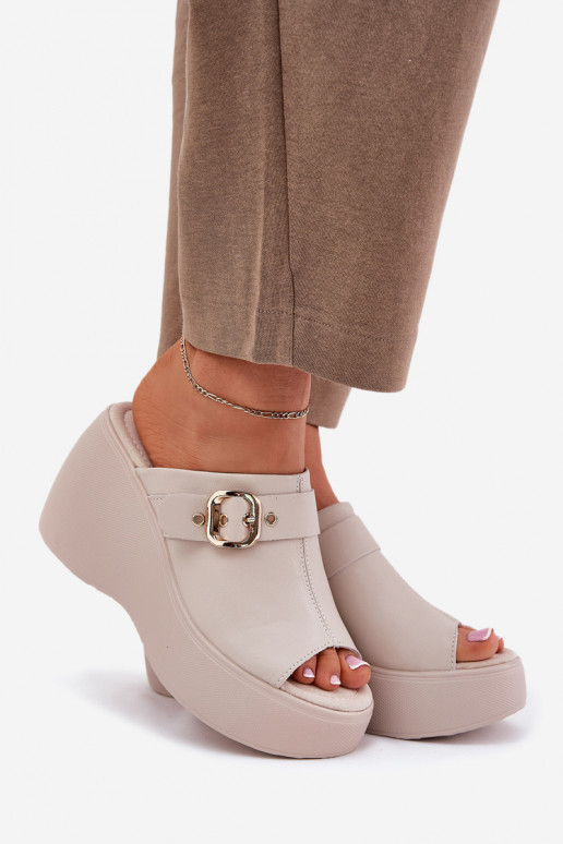 Šlepetės  su platforma I Koturnie su sagtimis S.Barski LR51-542 smėlio spalvos