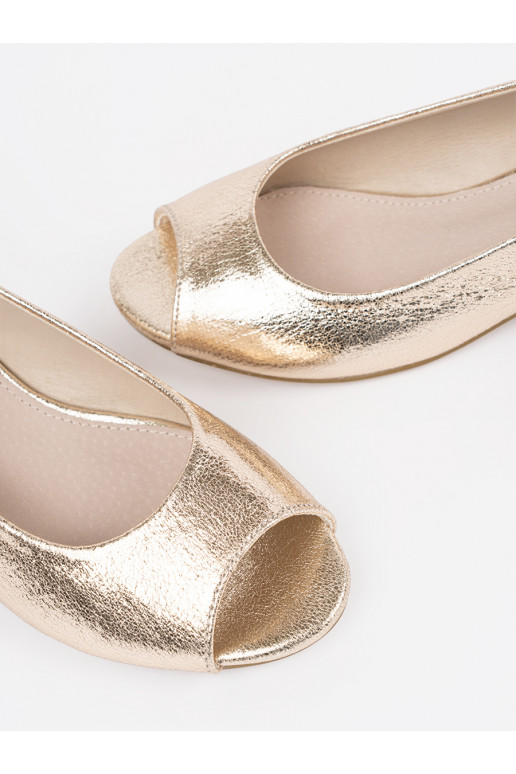 aukso spalvos sandalai 