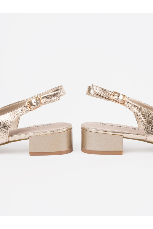 aukso spalvos sandalai 