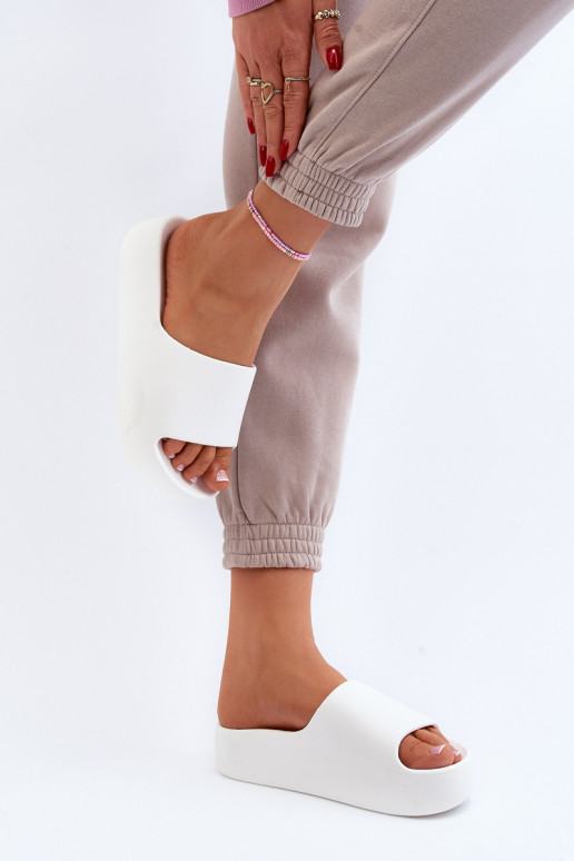  Šlepetės su masyviu padu baltos spalvos Oreithano